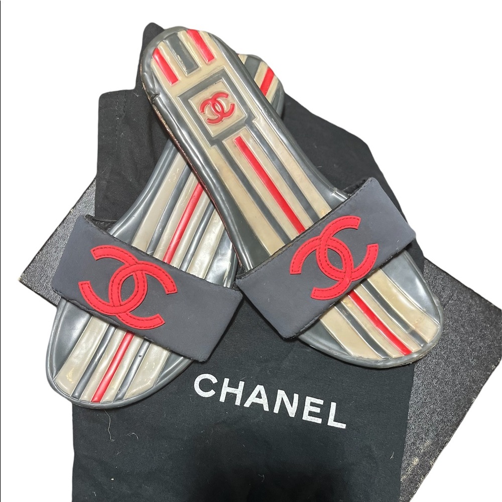 Chanel slides
